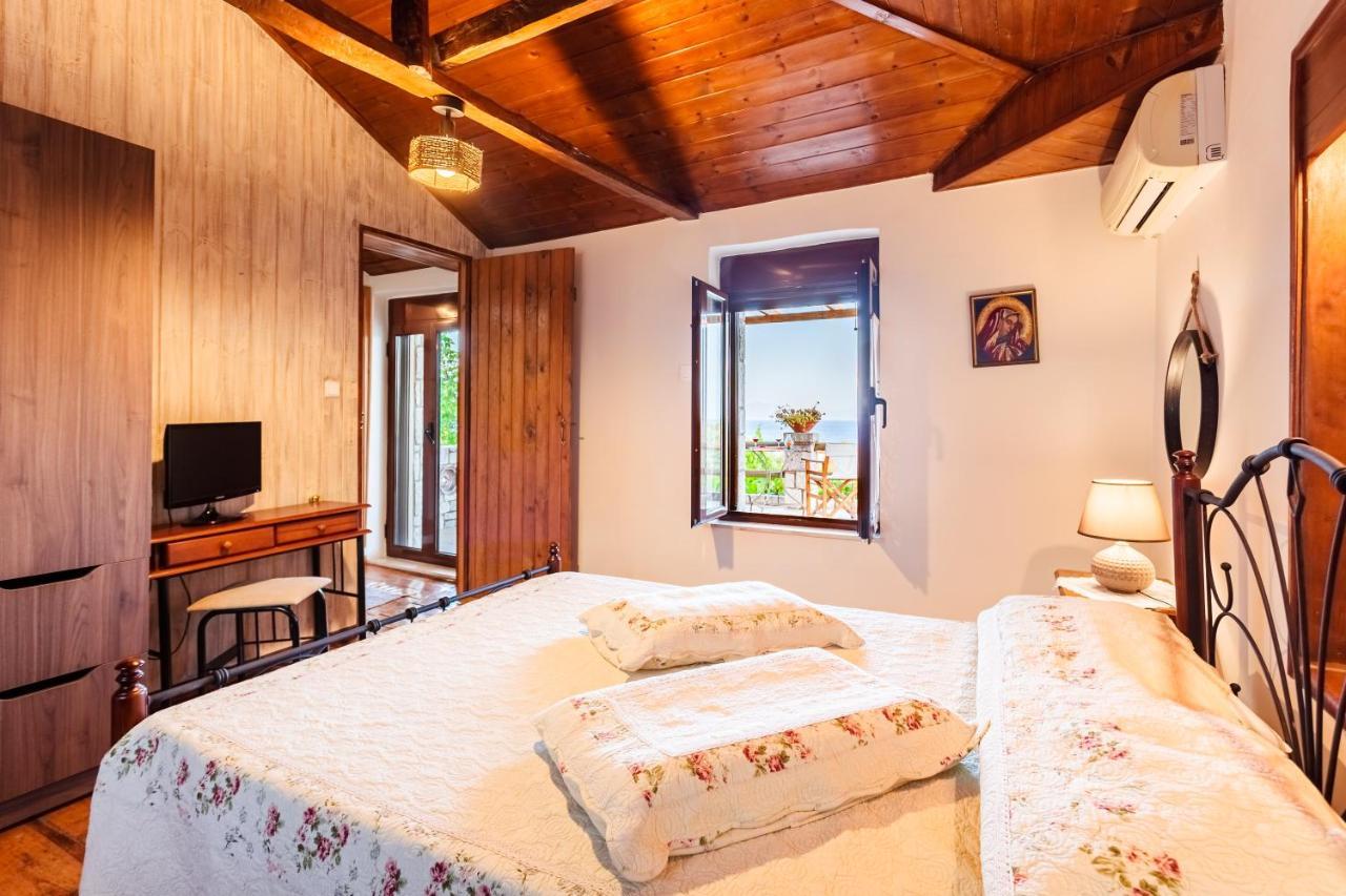 Petalidi Olive Garden Stone House Near The Beach Esterno foto